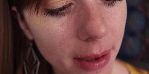 20 mins of kissing and mouth sounds asmr