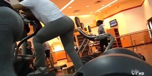 gym bubble butt latina