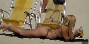 Real bombshell has some fun at the beach