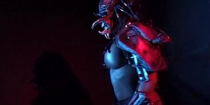 felina monstre debout - Tnaflix.com