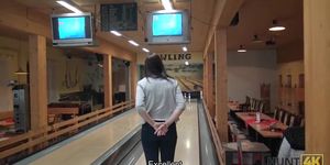HUNT4K. Money helped hunter score successful strike in bowling bar