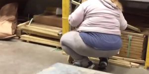 Jiggly Bbw Pawg Mother In Sweats Bending Over