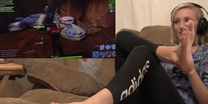 Fortnite with Brittney - Amazing bare soles