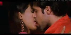 Bollywood hot kiss