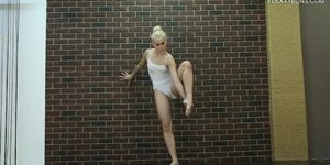 Hot teen girl does gymnastics naked Dora Tornaszkova