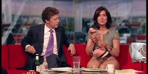 סוזנה ריד מדגימה צעצועי מין ב- BBC Breakfast