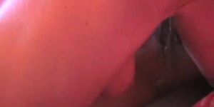 AMATEURITY - Novias lesbianas amateur follando en casa con un arnés sextoy