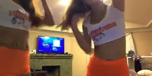 Sexy Hooters girls