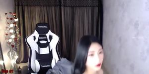 Sensual Korean camgirl with nice boobs
