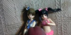 mastubacion con figuras idols del anime