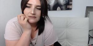 Busty horny bbw gets penetrated on webcam
