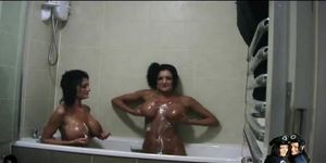 Twins bath-time (Kat Lee)
