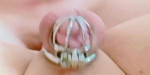 Sissygasm - cuming in chastity (amateur )