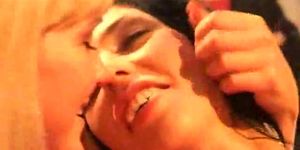 PORNONSTAGE - Desagradable orgía de fiesta en las tetonas strippers folladas