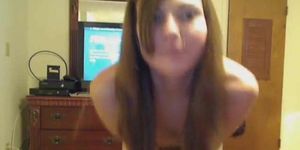 Cam: Cute Coed Babe Booty Shaking While Sucking her Dildo HD