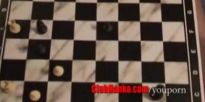CLUB HANKA - schaakwedstrijd op naakt lichaam