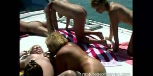 THE SWINGING GRANNY - Yacht Orgy Partie 1