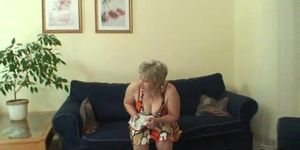 GRANNYBET - She gives head then fucked