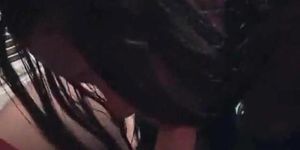 Чернокожая милфа с красивым лицом идет в видео от первого лица