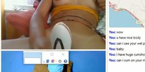 Omegle she talking with friend and masturbate  ...