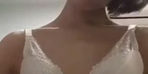 Teen girl Flashing her boobs