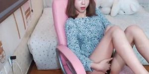 Lovely camgirl shows her tiny nice tits