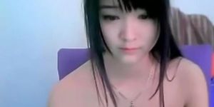 Amateur chinese figering and smiling   greatcamgirl com