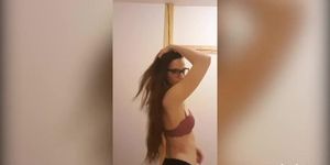 Saucy Amateur Toying that Hairy Snatch on Camera