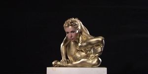 gold contortion