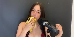 ASMR Wan Banana Blowjob Video Leaked