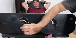 MY FRIENDS FEET - Restrained Daddy Texas endures tickling torment from DILF