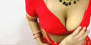 Bhabhi in red saree