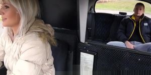 Female taxi driver fucks in secret place