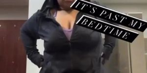 Sexy BBW ebony Shows Off big black ass