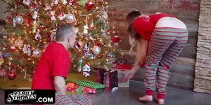 Family Strokes - Naughty Stepdaughter And Stepdad Prepared Creamy Xmas Surprise For Grumpy Stepmother (Niki Snow)