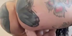 Tatted whore goes crazy on dildo