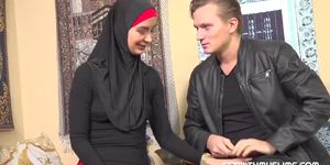 MOSLIMA SLET  - hijab muslim - 24 - sexy+muslim+bitch+in+red+latex