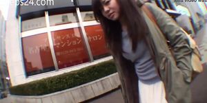 20210614-VE08 Amateur a vibrator in public till orgasm - liveps24.com