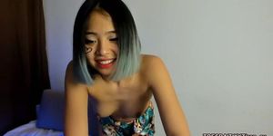 Petite chinese cam girl striptease