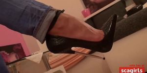 19 CM high heels and tight jeans hot lady (amateur )