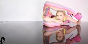 Zlata in color contortion.mp4