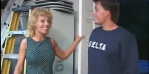 Milf Sammie Sparks younger guy
