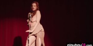 Red MILF singer Maitland Ward reveals her tits during her enchanting song