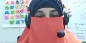 Flash muslim Lady