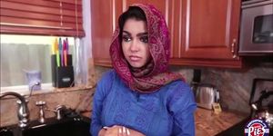 Arab teen Ada gets a warm pussy Cream in their house