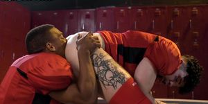 INTOGAYSEX - Athletic IR stud enjoys bareback anal in the locker room