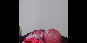 Watch those sexy red boots susi masturbating on bed