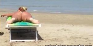 Pawg woman on the beach