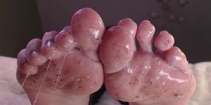 Dirty sloppy feet