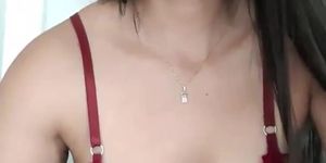 C4_MonyCat boobs show